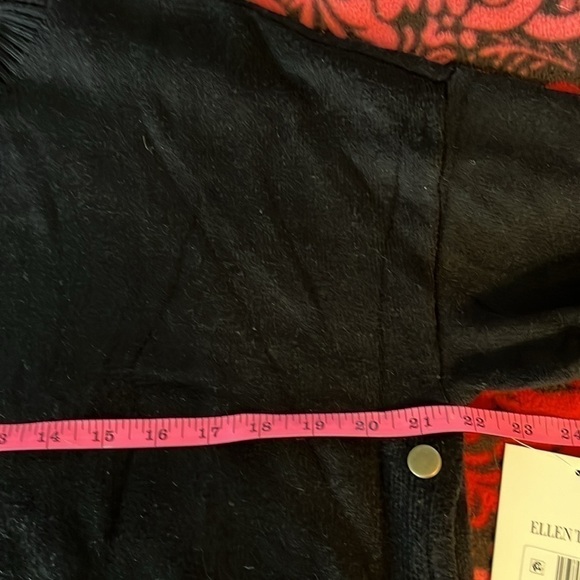 NWT Ellen Tracy Women’s Black Crew Neck Sweater With Button Detail Size Medium - Picture 6 of 8